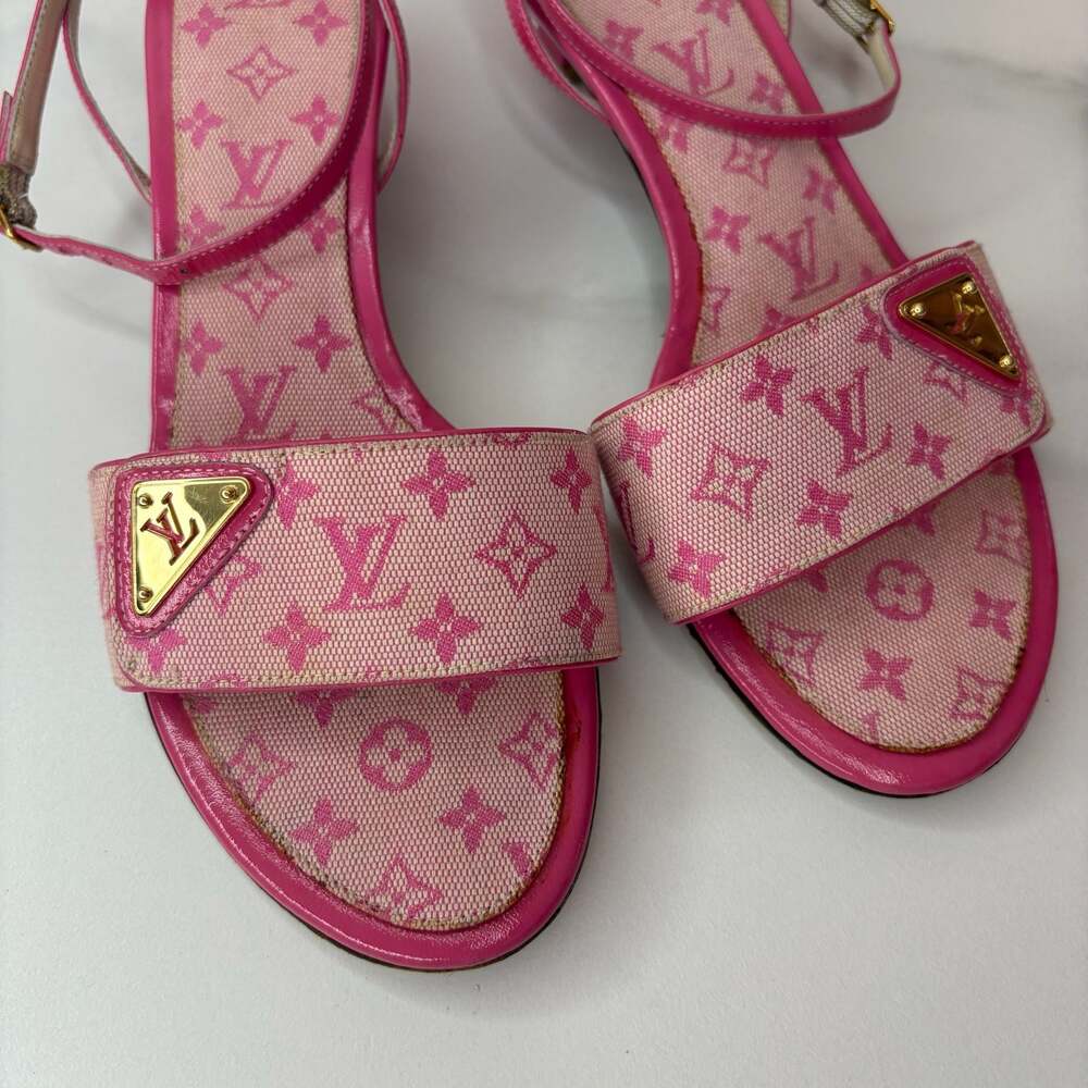 Louis Vuitton Vintage Pink Monogram Canvas Slingback Kitten Heel Sandals - Picture 3 of 8